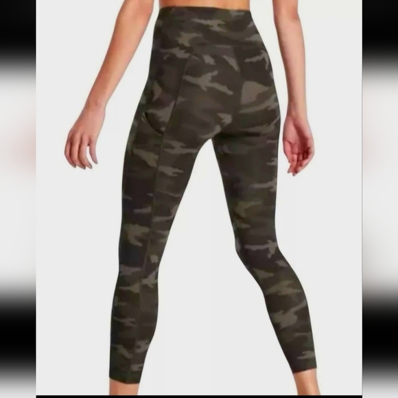 Athleta Ultimate Stash Pocket Camo Leggings Womens Medium Petite - Picture 1 of 7